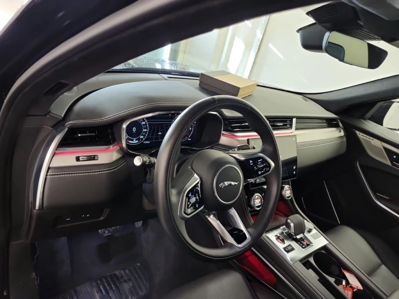 Jaguar F-PACE * P250 R DYNAMIC S * CARFAX * ЦЕНА ДО БГ, снимка 8 - Автомобили и джипове - 53236725