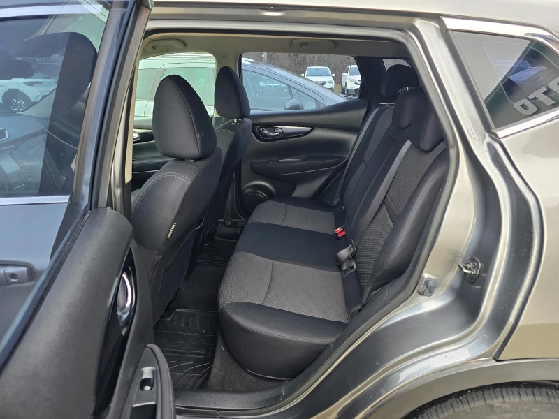Nissan Qashqai 1.5DCI, 110к.с., Нави, Камера!, снимка 14 - Автомобили и джипове - 53292454
