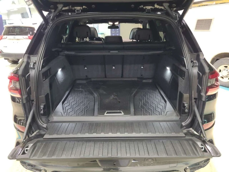 BMW X5 M50i * LASER * H/K * HUD * 360  * PANO * CARFAX, снимка 14 - Автомобили и джипове - 53509905