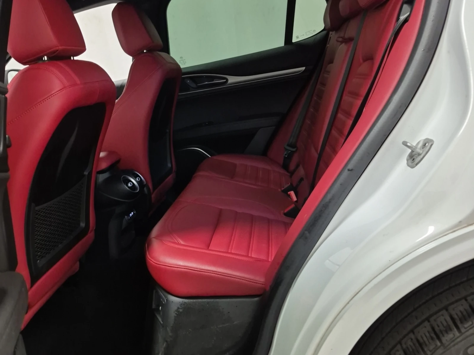 Alfa Romeo Stelvio VELOCE * CARFAX * АвтоКредит * Цена до България*  - изображение 9