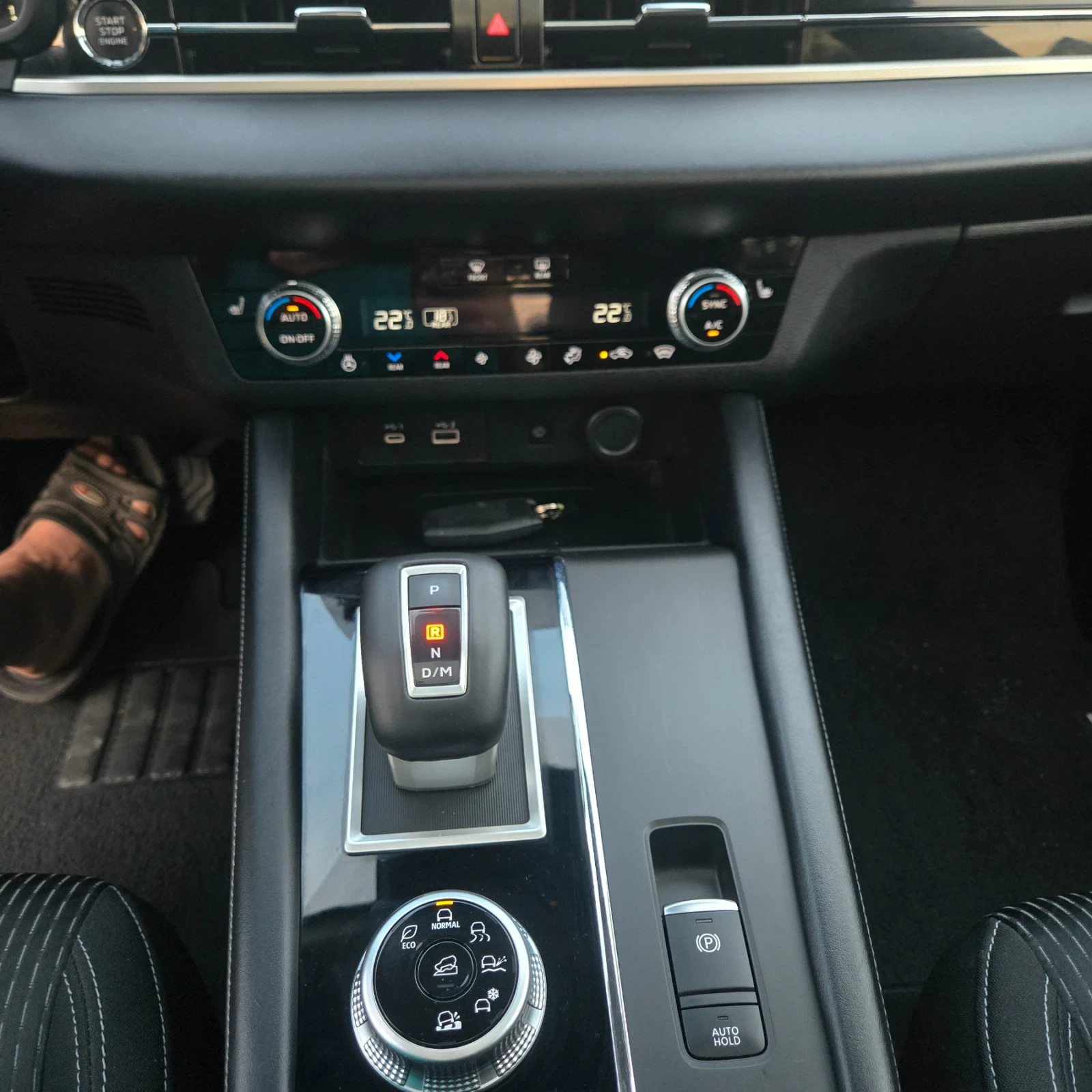 Mitsubishi Outlander 2.5L AWD 7 места , снимка 9 - Автомобили и джипове - 54876165