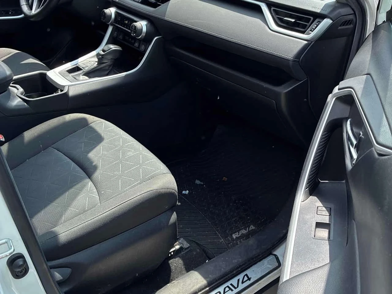 Toyota Rav4 * XLE * CARFAX * ЦЕНА ДО БГ, снимка 14 - Автомобили и джипове - 55035251