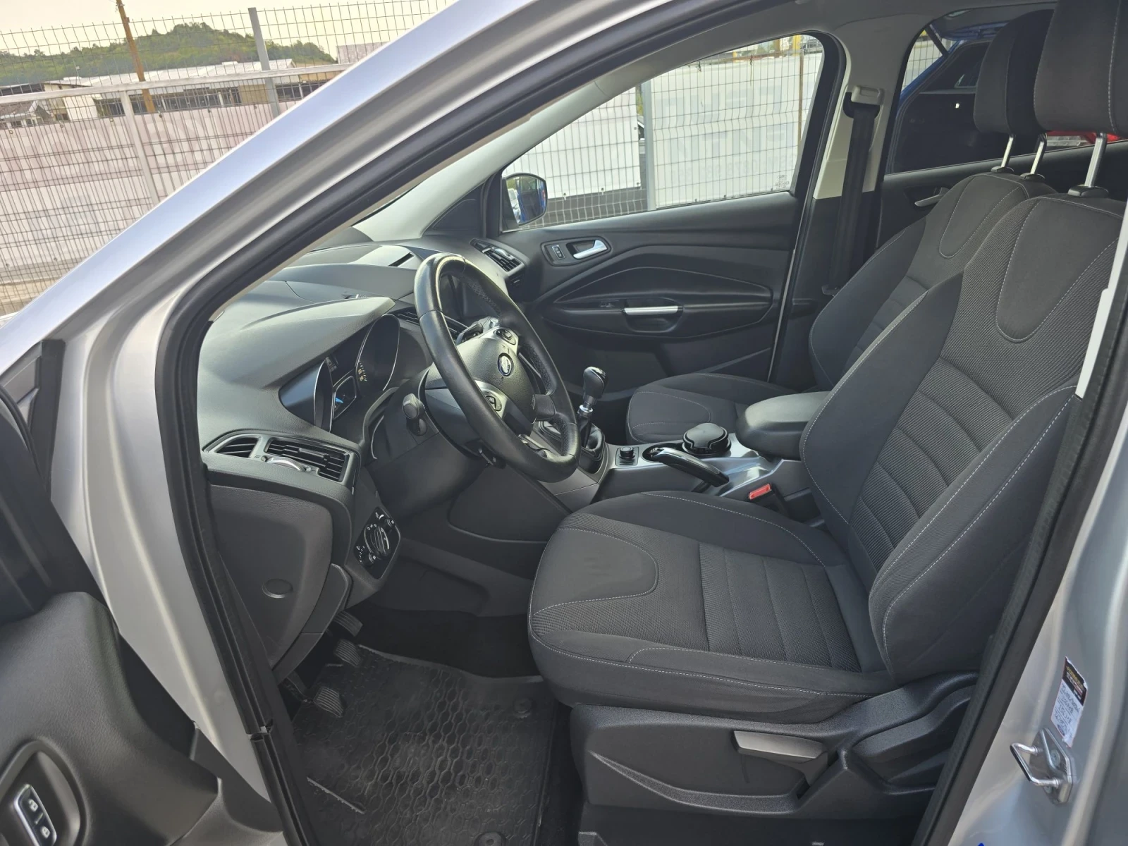 Ford Kuga 2.0 TDCI EURO6 120kc, снимка 8 - Автомобили и джипове - 55899970