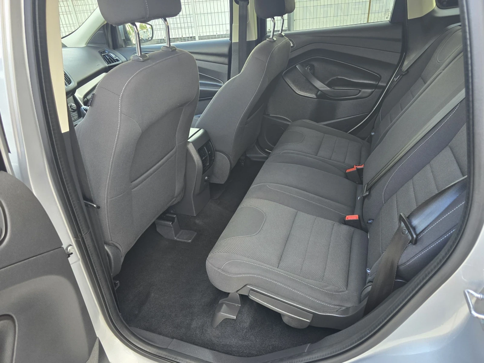 Ford Kuga 2.0 TDCI EURO6 120kc, снимка 12 - Автомобили и джипове - 55899970