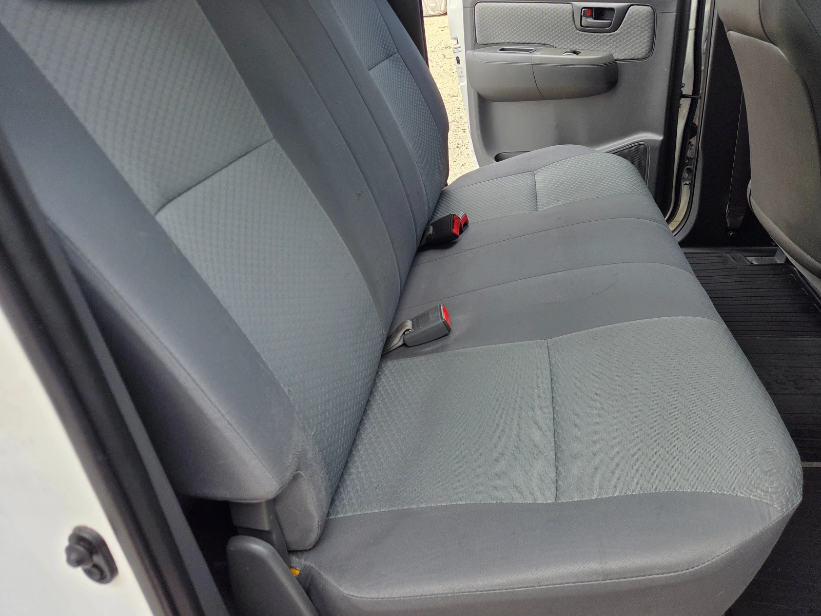 Toyota Hilux 2.5D-4D/DOUBLE CAB, снимка 9 - Автомобили и джипове - 55930571