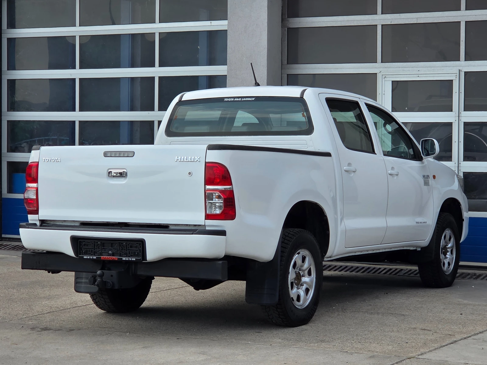 Toyota Hilux 2.5D-4D/DOUBLE CAB, снимка 3 - Автомобили и джипове - 55930571