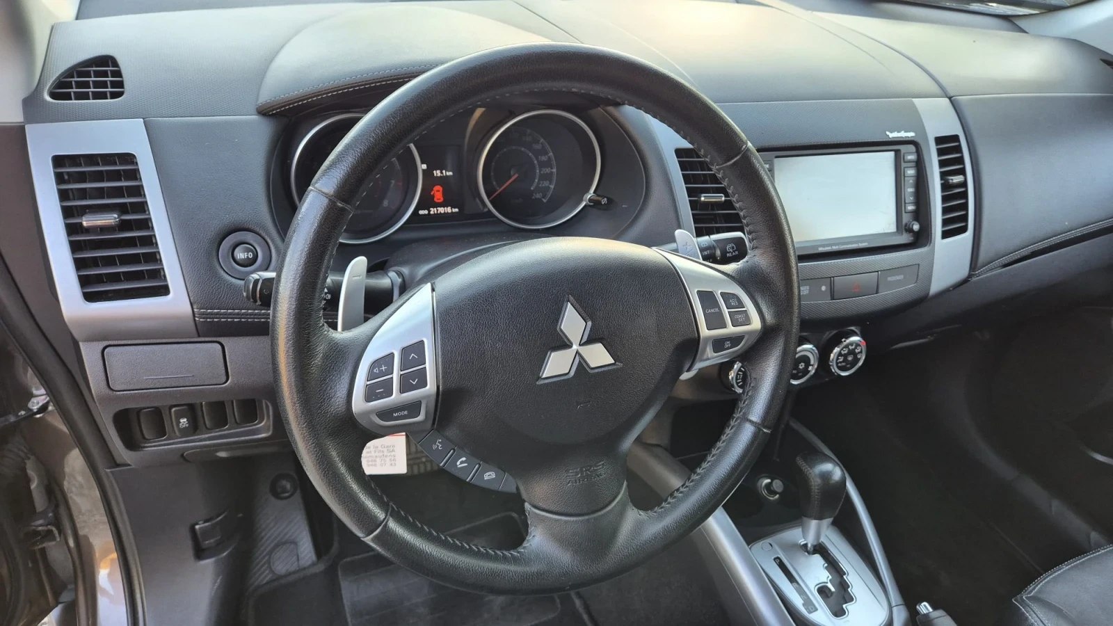 Mitsubishi Outlander 2.4  Auto  Navigator, снимка 16 - Автомобили и джипове - 56145291