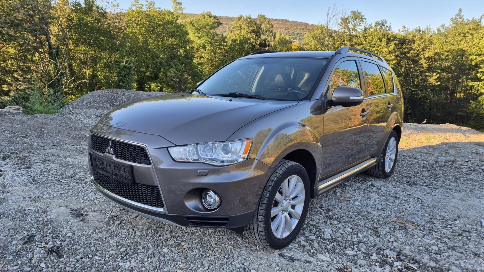 Mitsubishi Outlander 2.4  Auto  Navigator, снимка 2 - Автомобили и джипове - 56145291