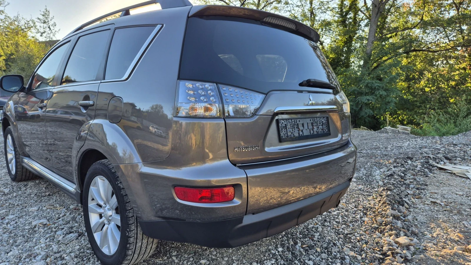 Mitsubishi Outlander 2.4  Auto  Navigator, снимка 7 - Автомобили и джипове - 56145291