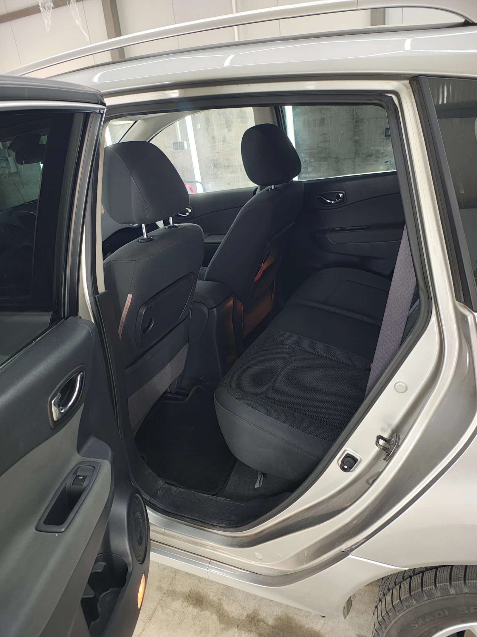 Renault Koleos, снимка 10 - Автомобили и джипове - 56218977