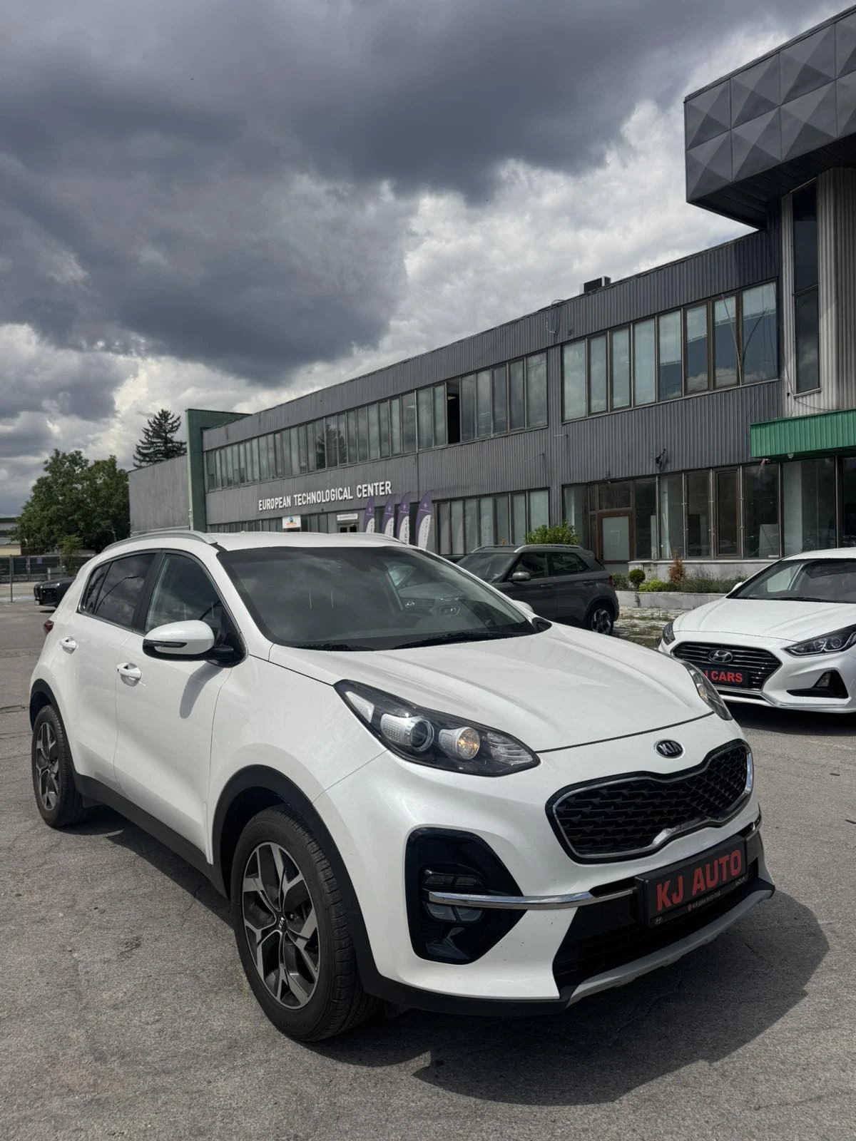 Kia Sportage, снимка 2 - Автомобили и джипове - 56471739