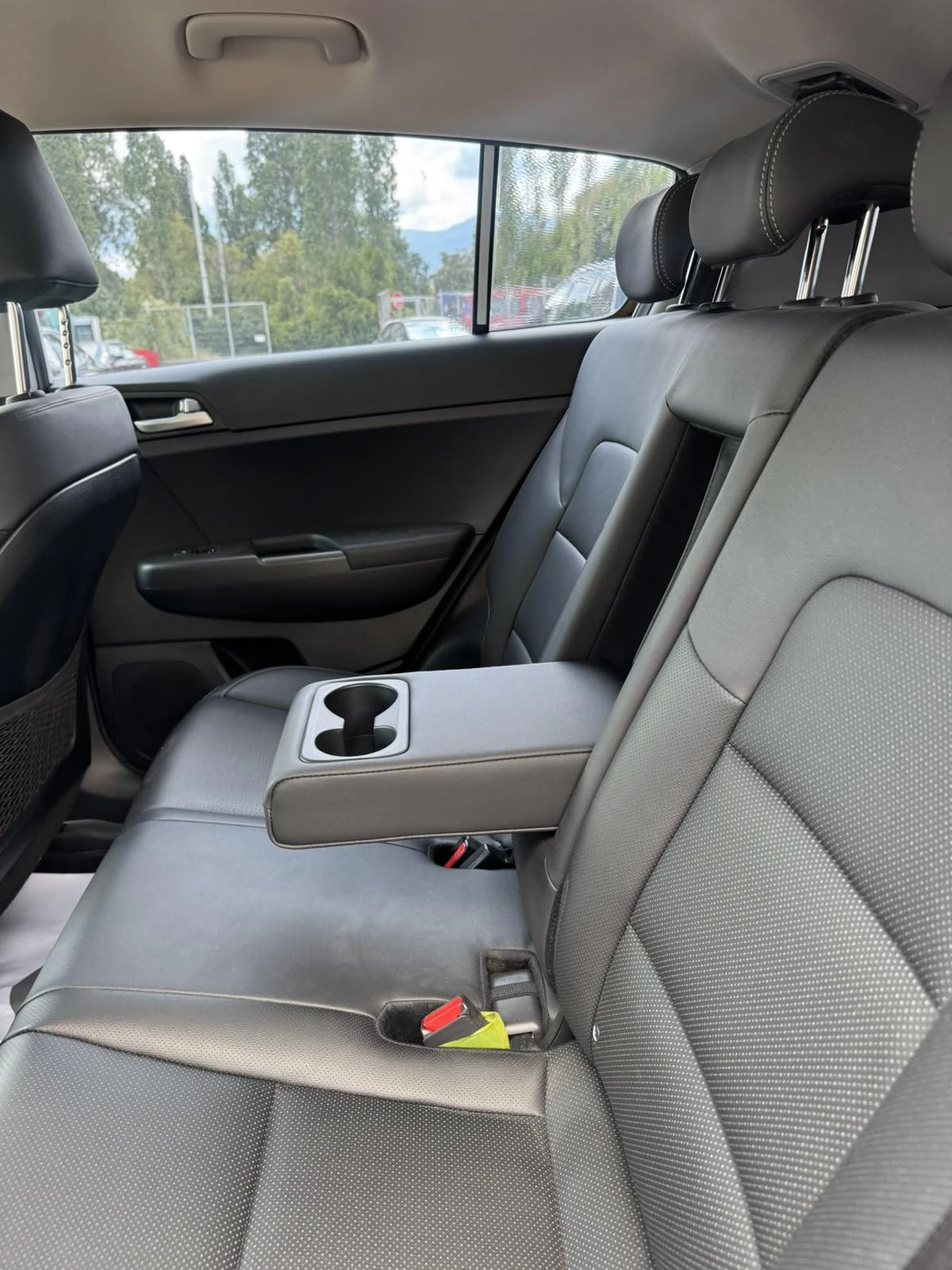 Kia Sportage, снимка 14 - Автомобили и джипове - 56471739