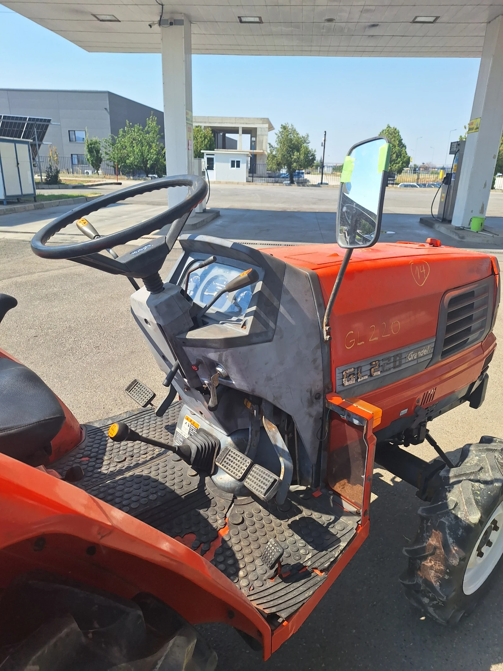 Трактор Kubota, снимка 3 - Селскостопанска техника - 55556816