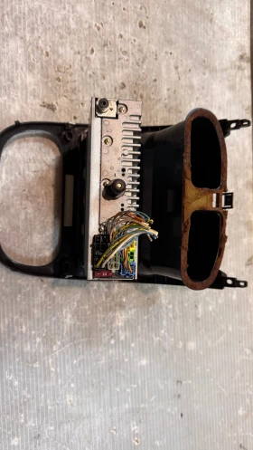 Оригинална Аудио / GPS и видео система за Peugeot 206 2001 - 9640404777 / 9639692080 / PU-2325A, снимка 2 - Части - 52972511