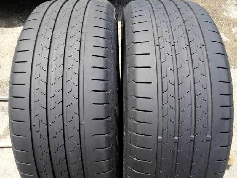 Гуми Летни 215/50R18, снимка 1 - Гуми и джанти - 36892782