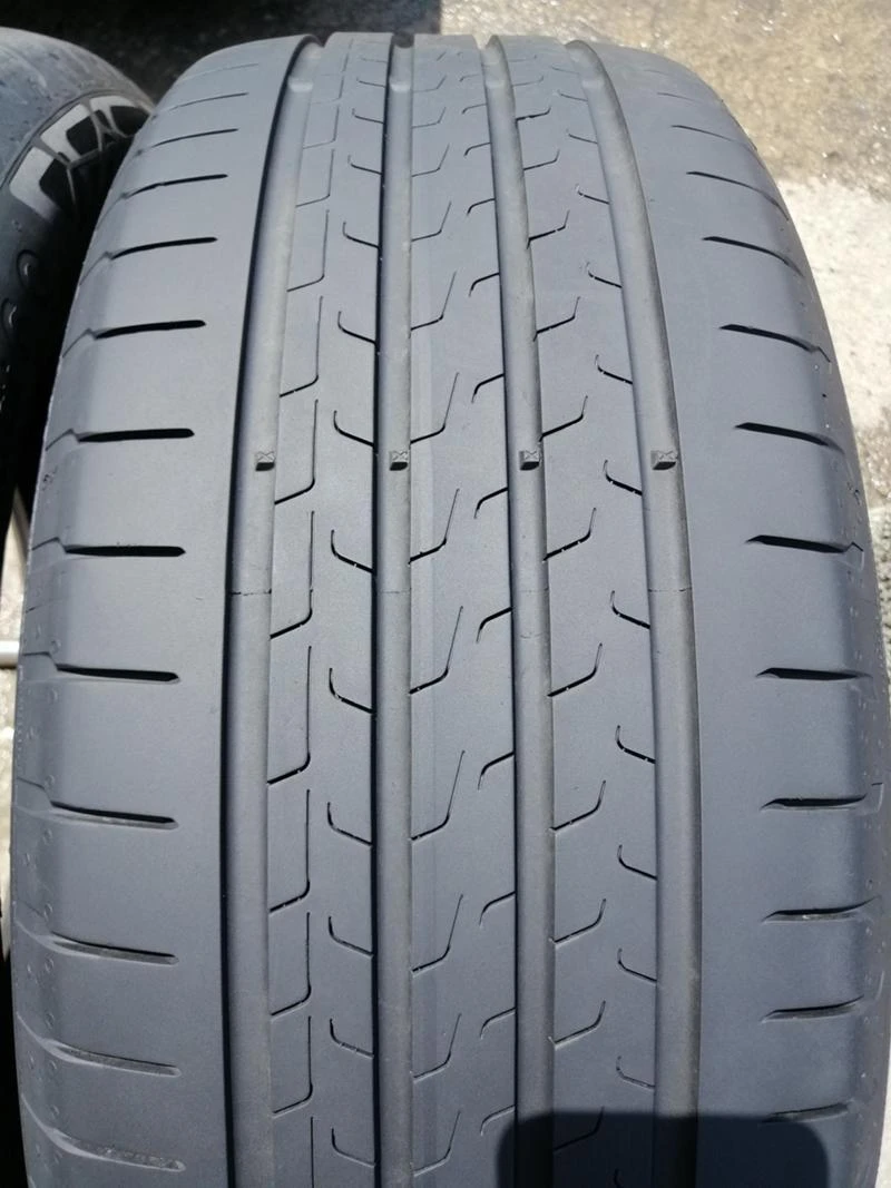 Гуми Летни 215/50R18, снимка 4 - Гуми и джанти - 36892782