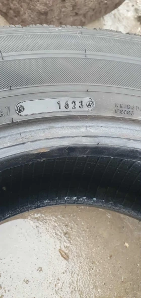 Гуми Зимни 235/65R16, снимка 7 - Гуми и джанти - 52371881