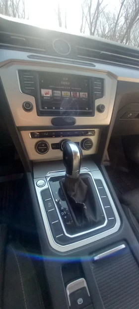VW Passat - 13000 € / 25425.79 лв. - 65120785 11