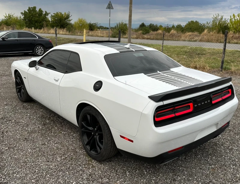 Dodge Challenger 5.7 HEMI R/T, снимка 5 - Автомобили и джипове - 47216144