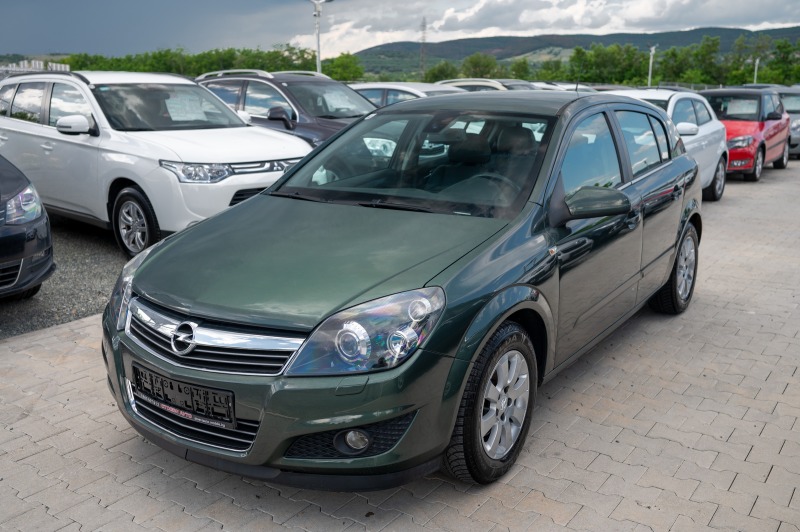 Opel Astra 1.6i* 2009г, снимка 3 - Автомобили и джипове - 46089573