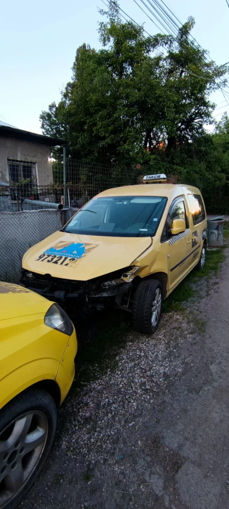 VW Caddy, снимка 4 - Автомобили и джипове - 50241625