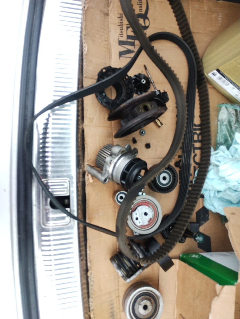 Audi A4 2.0TDI FaceLife, снимка 6 - Автомобили и джипове - 52125464