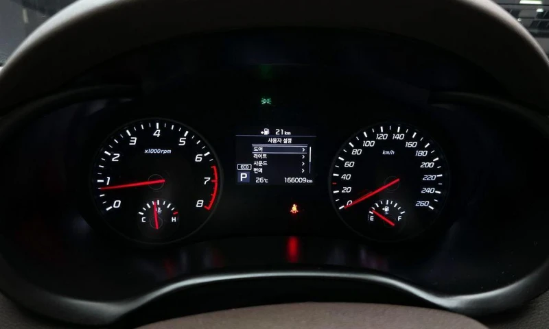 Kia Stinger 2.0 Turbo 2WD * НАЙ-ДОБРА ЦЕНА В БЪЛГАРИЯ* , снимка 8 - Автомобили и джипове - 51965413