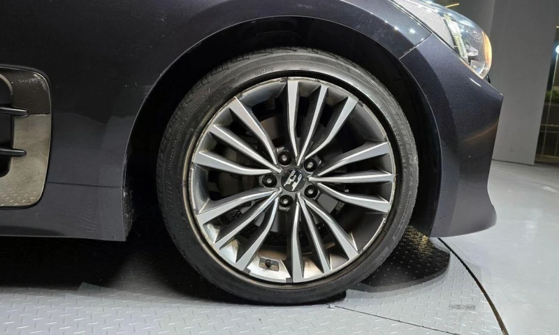 Kia Stinger 2.0 Turbo 2WD * НАЙ-ДОБРА ЦЕНА В БЪЛГАРИЯ* , снимка 5 - Автомобили и джипове - 51965413