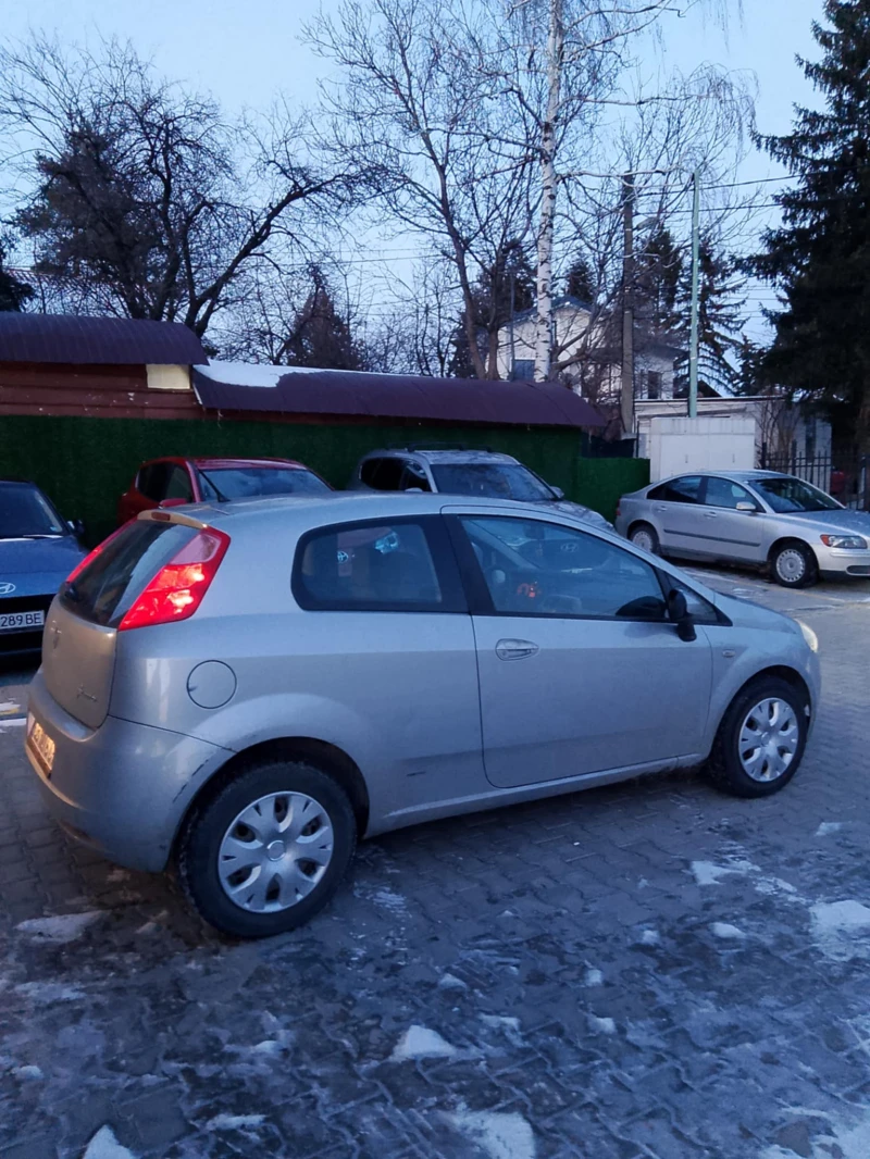 Fiat Punto Grande Punto 1.4 8V, снимка 3 - Автомобили и джипове - 53078768
