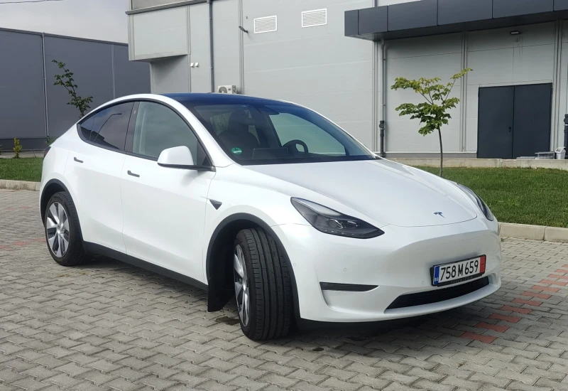 Tesla Model Y LR/AWD/Dual motor - 64999 лв. - 10379643 1