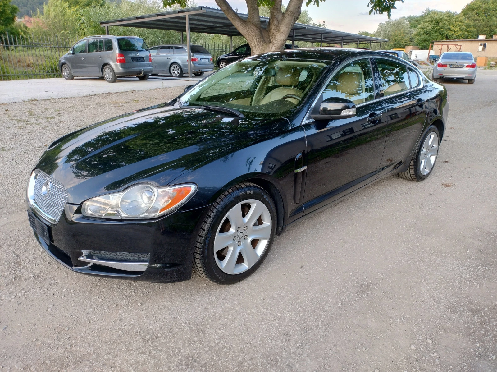 Jaguar Xf 2.7 D V6 LUXURY PREMIUM - изображение 2