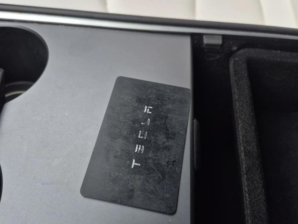 Tesla Model Y * LONG RANGE * CARFAX * ��� ������������ ������ | Mobile.bg � ����������� 8