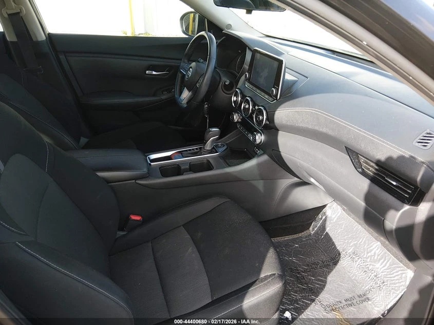 Nissan Sentra 2.0L I-4 DI, DOHC, VVT, 149HP Front Wheel Drive, снимка 5 - Автомобили и джипове - 53978279