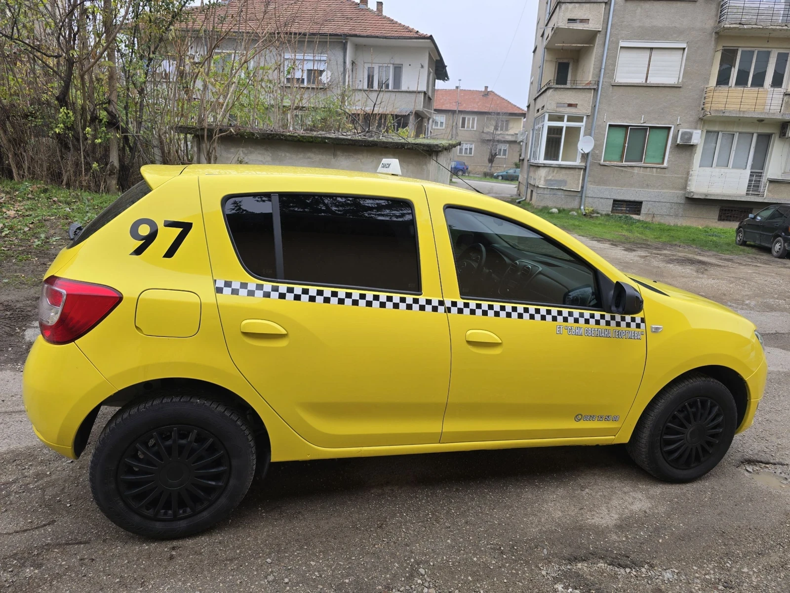 Dacia Sandero 1.5 DCi, снимка 3 - Автомобили и джипове - 54272824