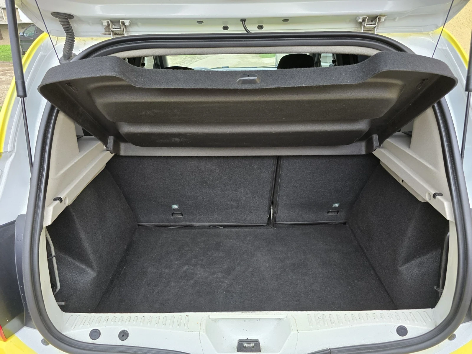 Dacia Sandero 1.5 DCi, снимка 8 - Автомобили и джипове - 54272824