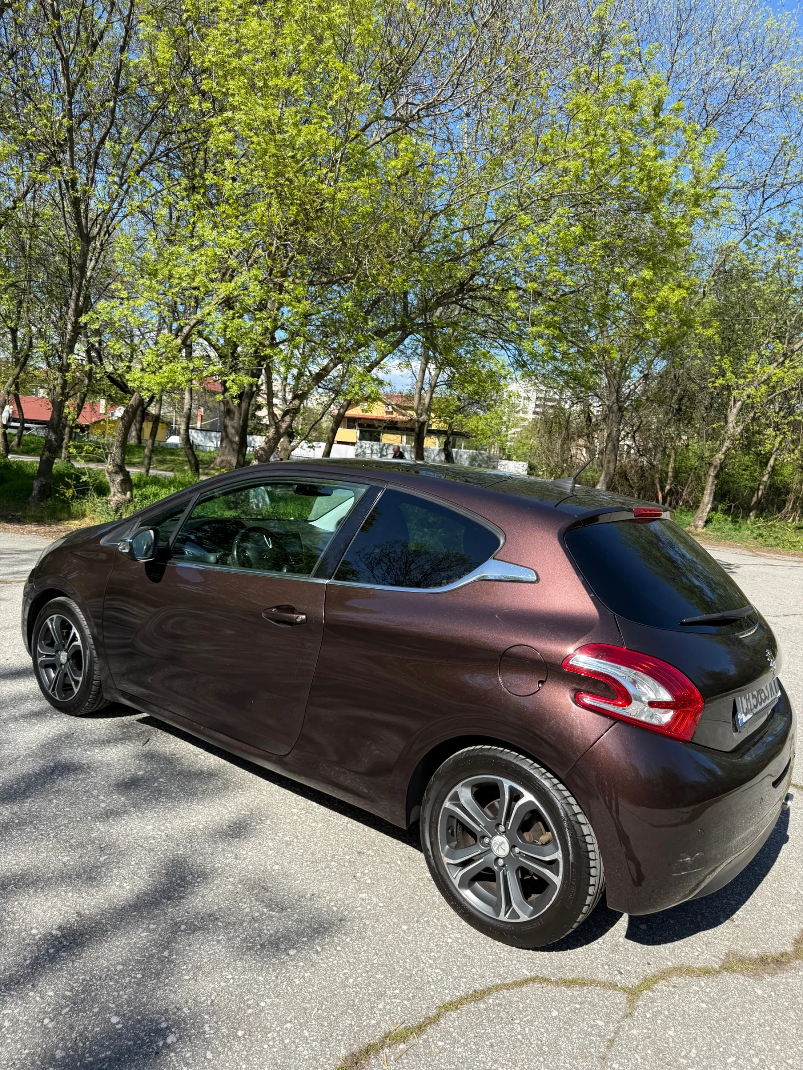 Peugeot 208 e-HDi, снимка 6 - Автомобили и джипове - 54387453