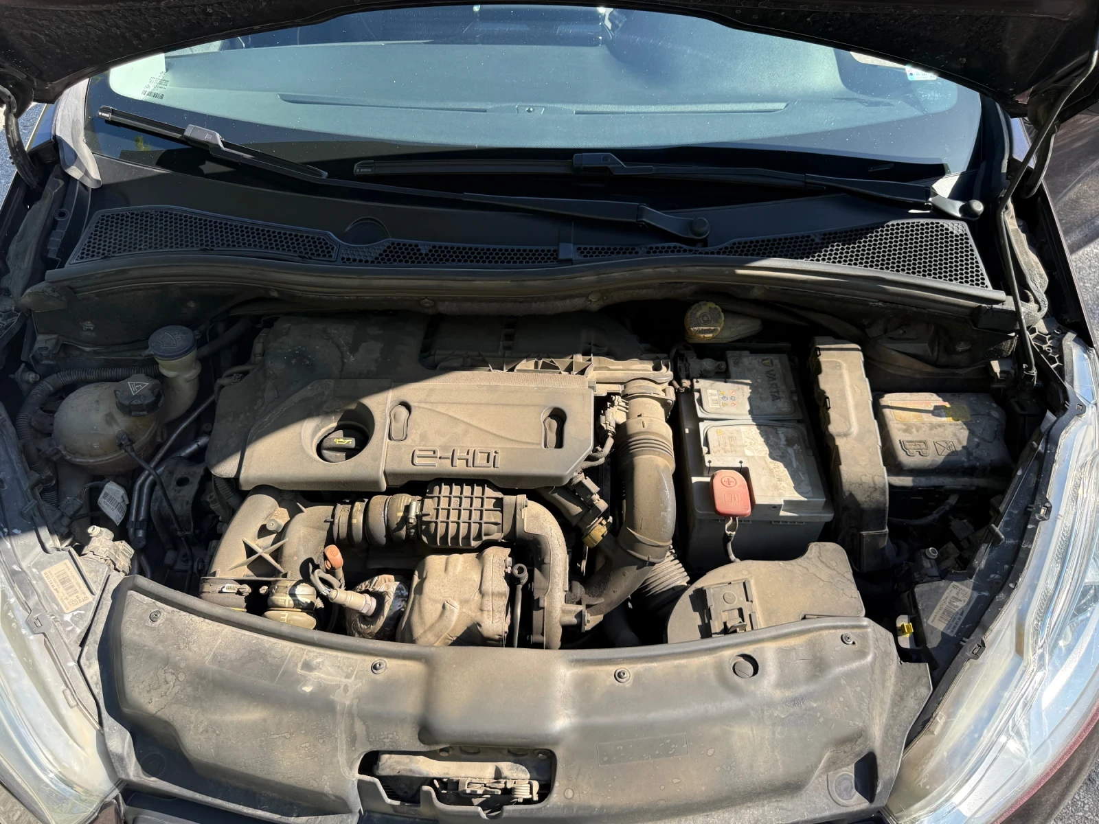 Peugeot 208 e-HDi, снимка 14 - Автомобили и джипове - 54387453
