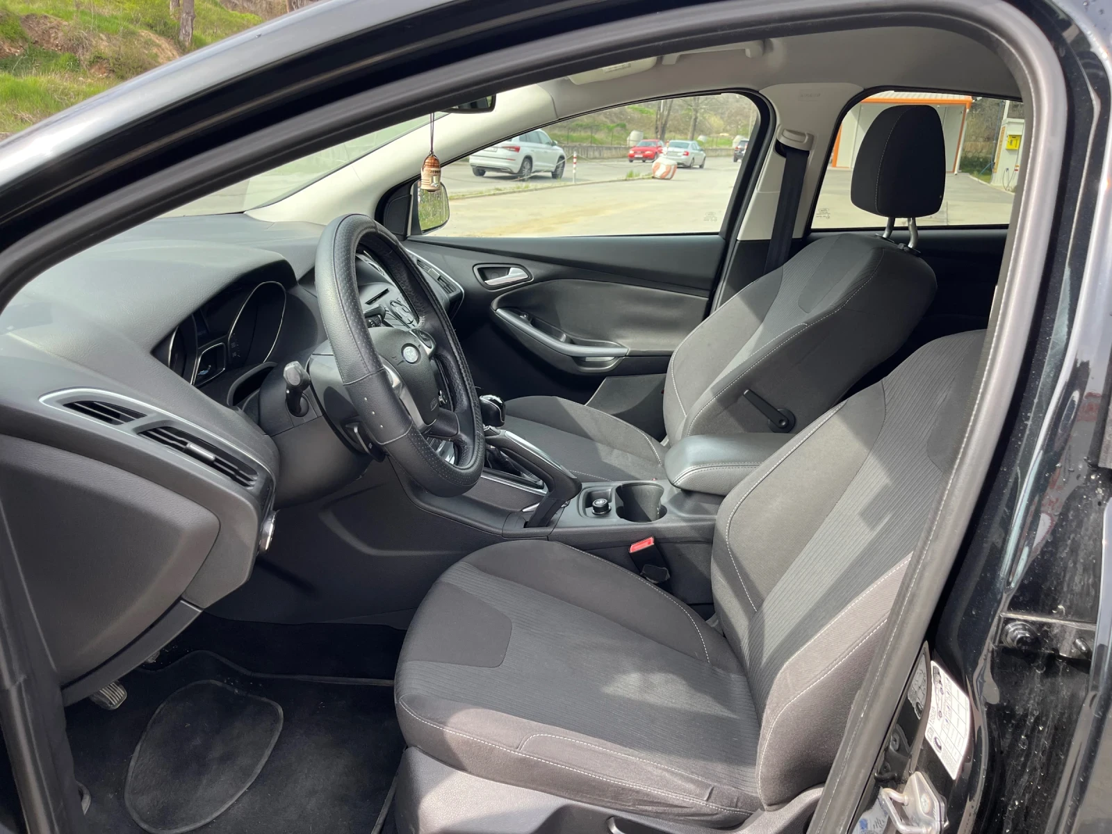 Ford Focus 1.6 turbo, снимка 9 - Автомобили и джипове - 54546782
