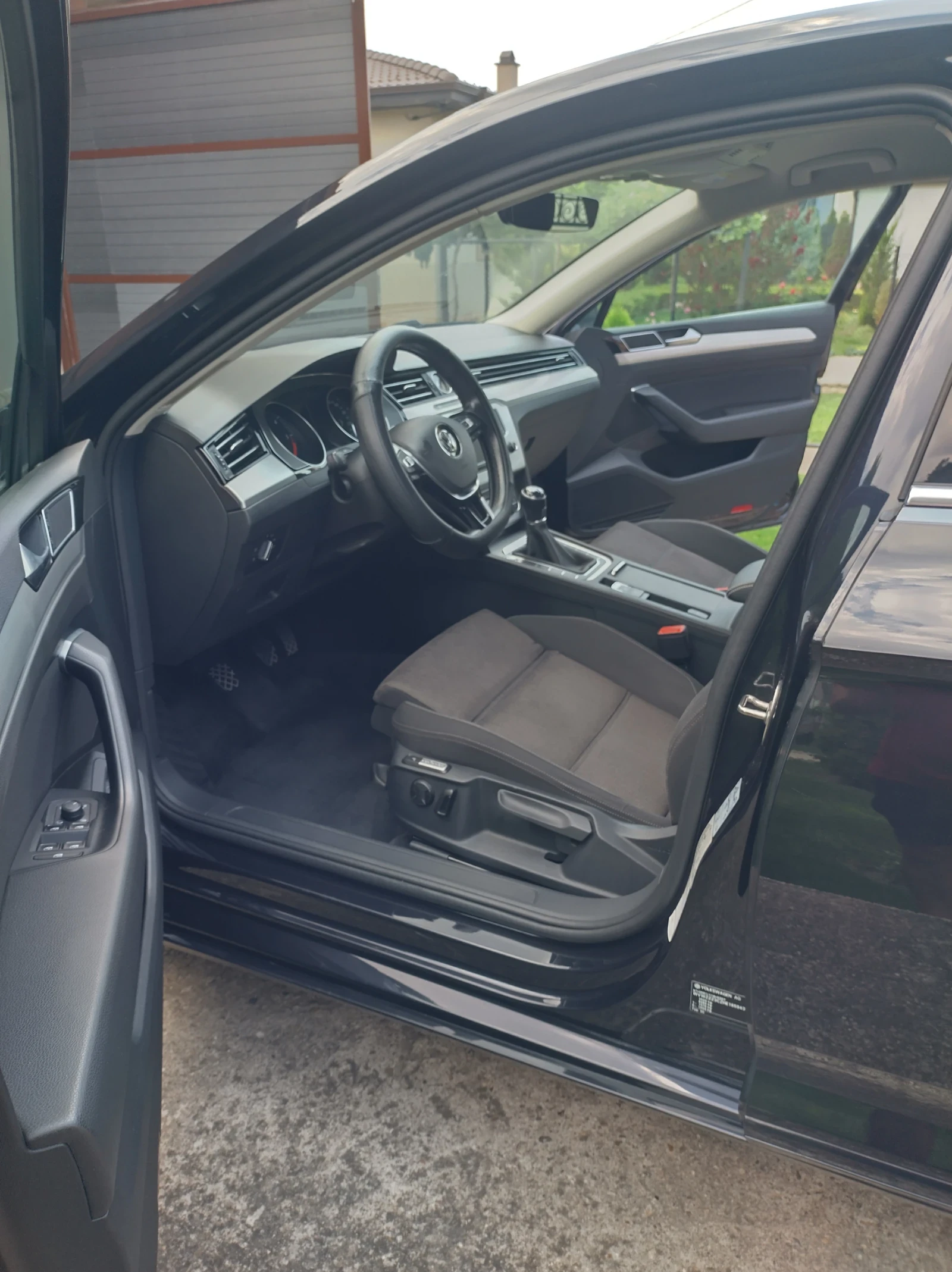 VW Passat, снимка 8 - Автомобили и джипове - 55103518