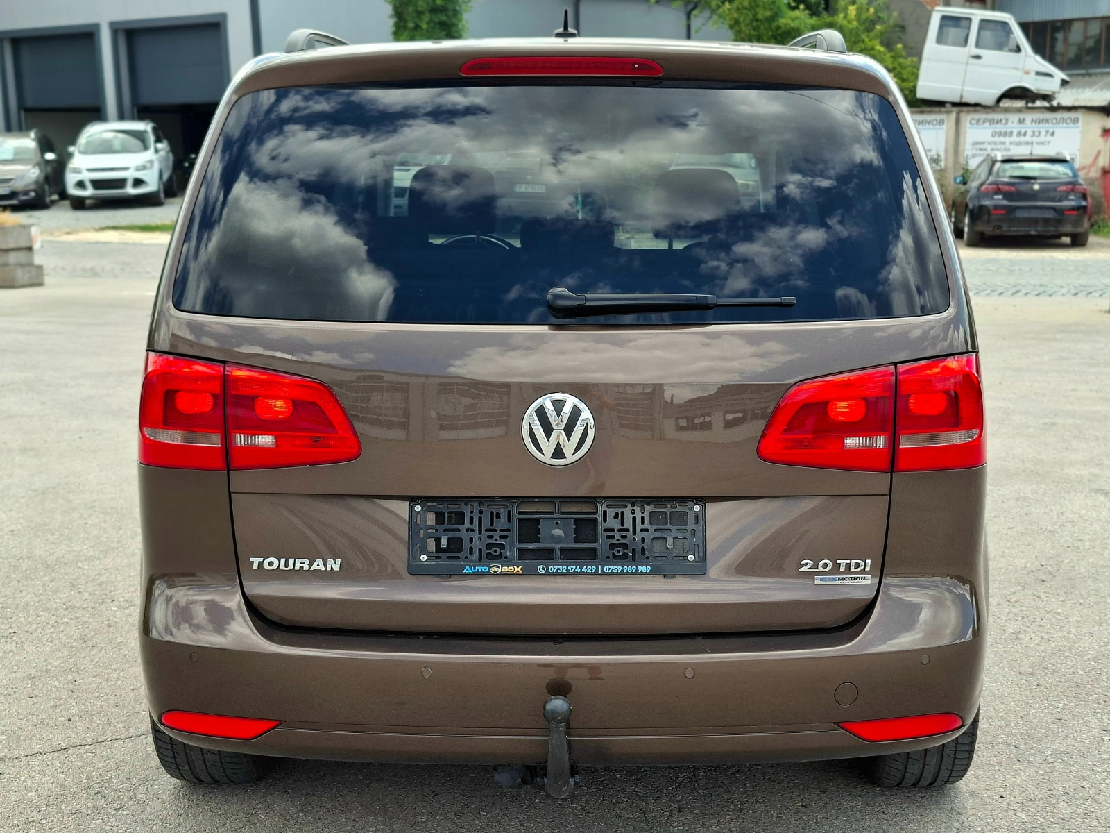 VW Touran 2.0TDI 6ск. 6+ 1 САМОПАРКИРАНЕ/ПОДГРЕВ/ПЕЧКА, снимка 6 - Автомобили и джипове - 55300106