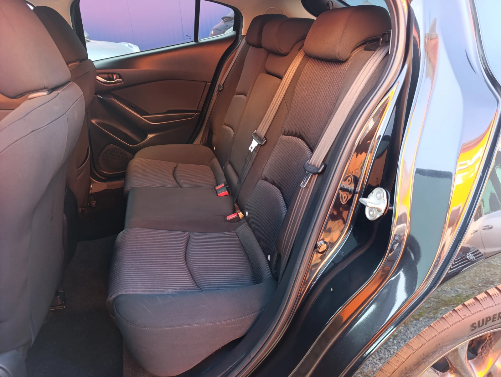 Mazda 3  SKYACTIV-G 120, снимка 10 - Автомобили и джипове - 55571014