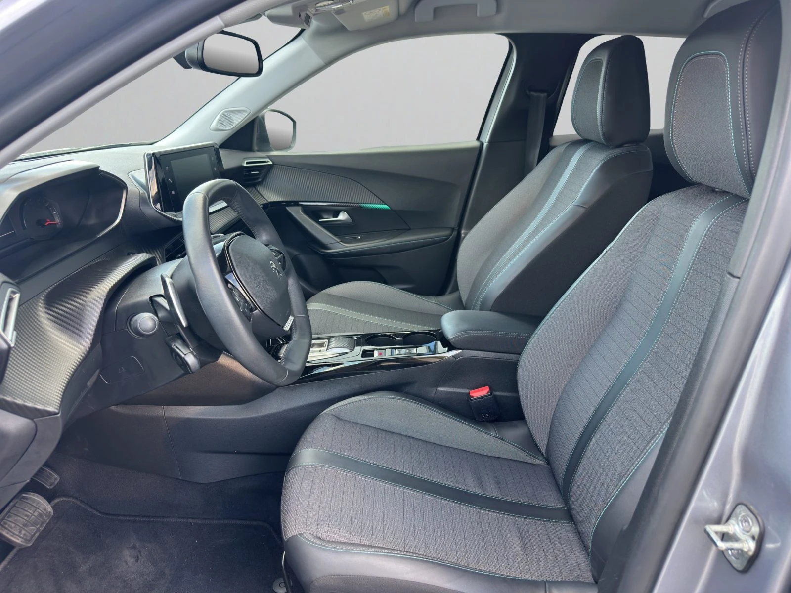Peugeot 2008 ACTIVE 1, 2 PureTech 130 EAT8 EURO6//2207R14, снимка 11 - Автомобили и джипове - 55640739