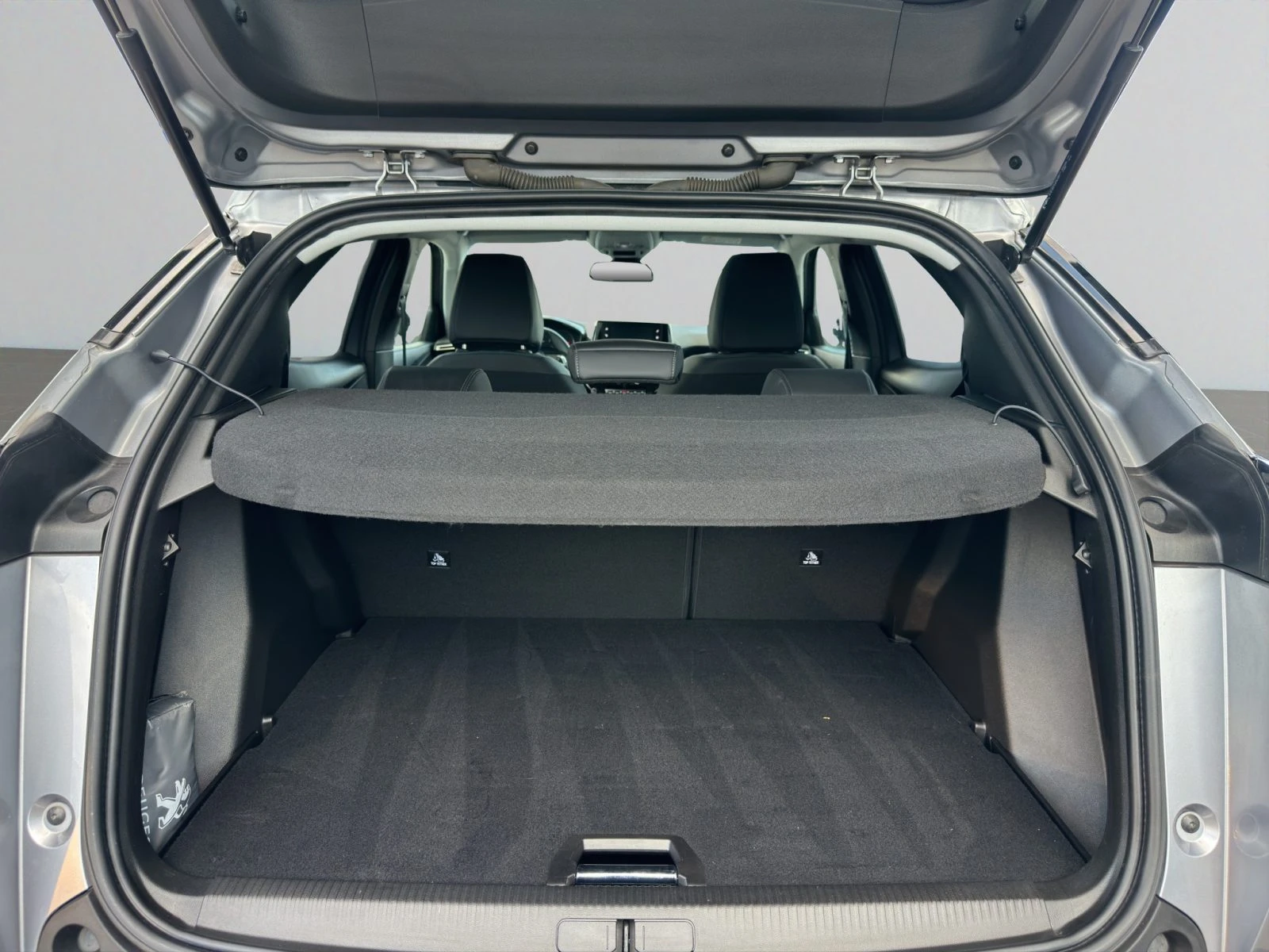 Peugeot 2008 ACTIVE 1, 2 PureTech 130 EAT8 EURO6//2207R14, снимка 13 - Автомобили и джипове - 55640739