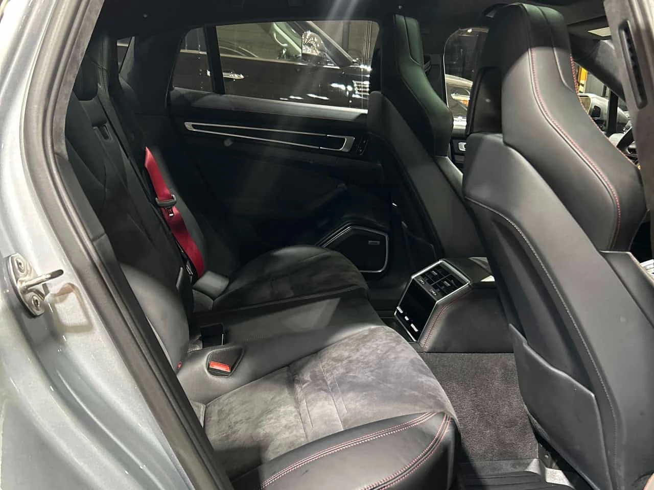 Porsche Panamera * GTS * CARFAX * , снимка 10 - Автомобили и джипове - 56256415