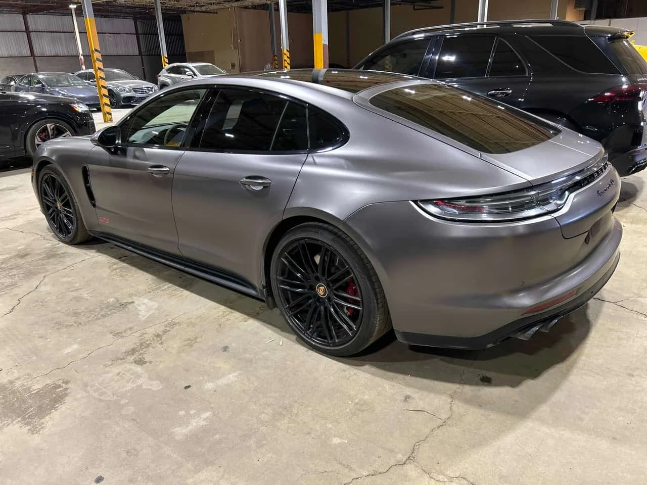 Porsche Panamera * GTS * CARFAX * , снимка 2 - Автомобили и джипове - 56256415