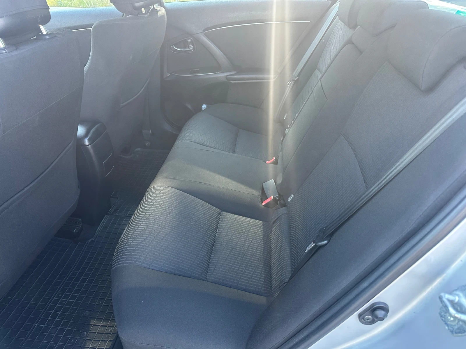 Toyota Avensis � 27 | Mobile.bg � ����������� 6