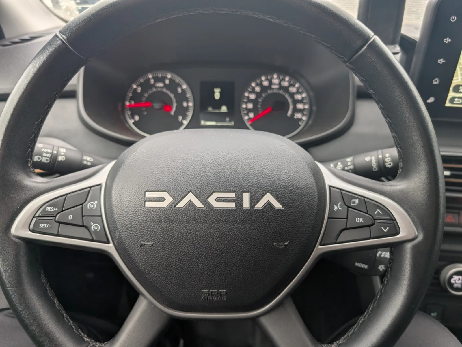 Dacia Sandero Stepway Extreme, снимка 6 - Автомобили и джипове - 56748644
