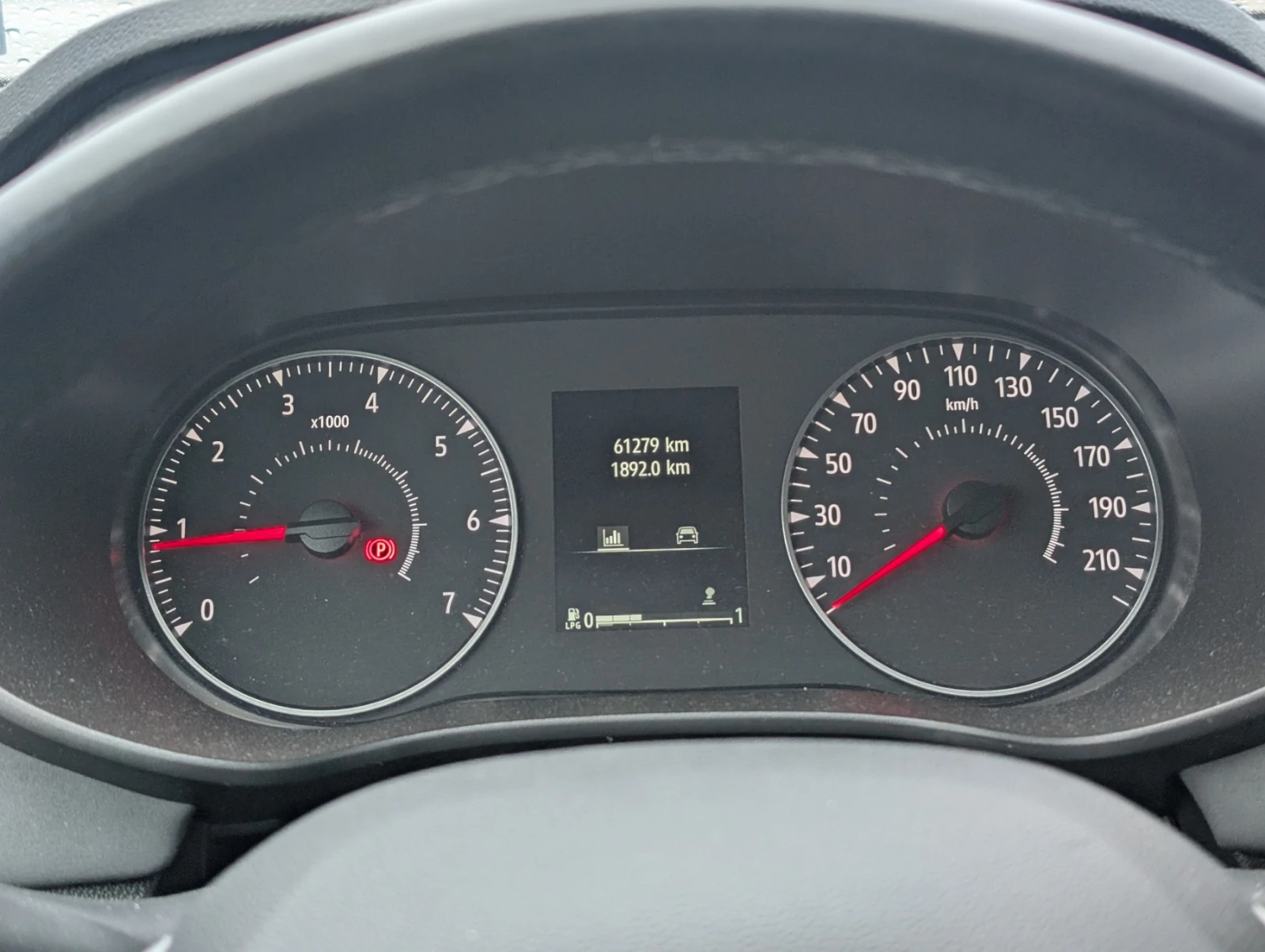 Dacia Sandero Stepway Extreme, снимка 3 - Автомобили и джипове - 56748644