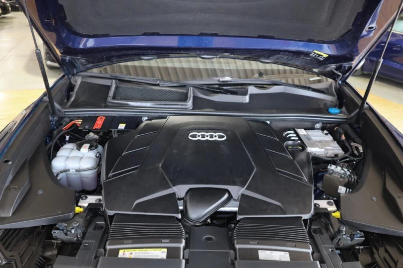 Audi Q8 PROGRESSIV| DISTRONIUC| ПАНО| HuD, снимка 17 - Автомобили и джипове - 53415297