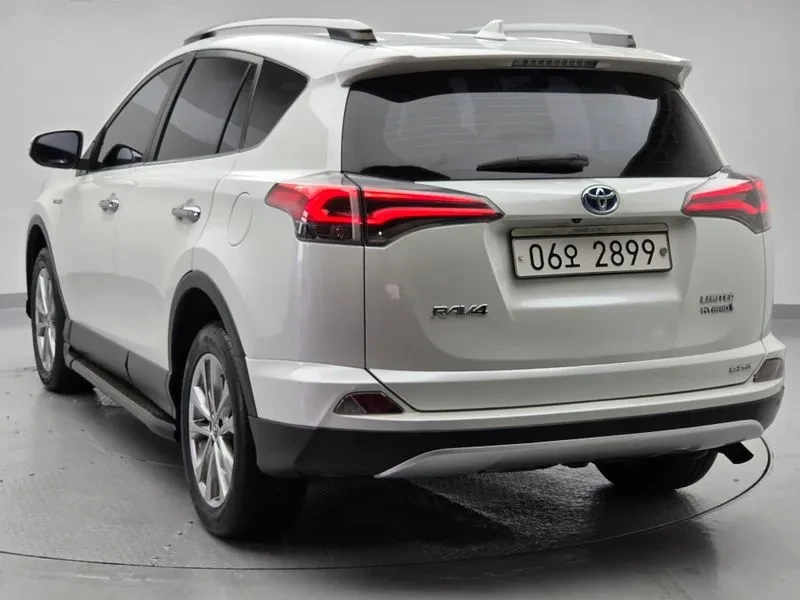 Toyota Rav4 2.5 4WD HYBRID, снимка 4 - Автомобили и джипове - 54959407